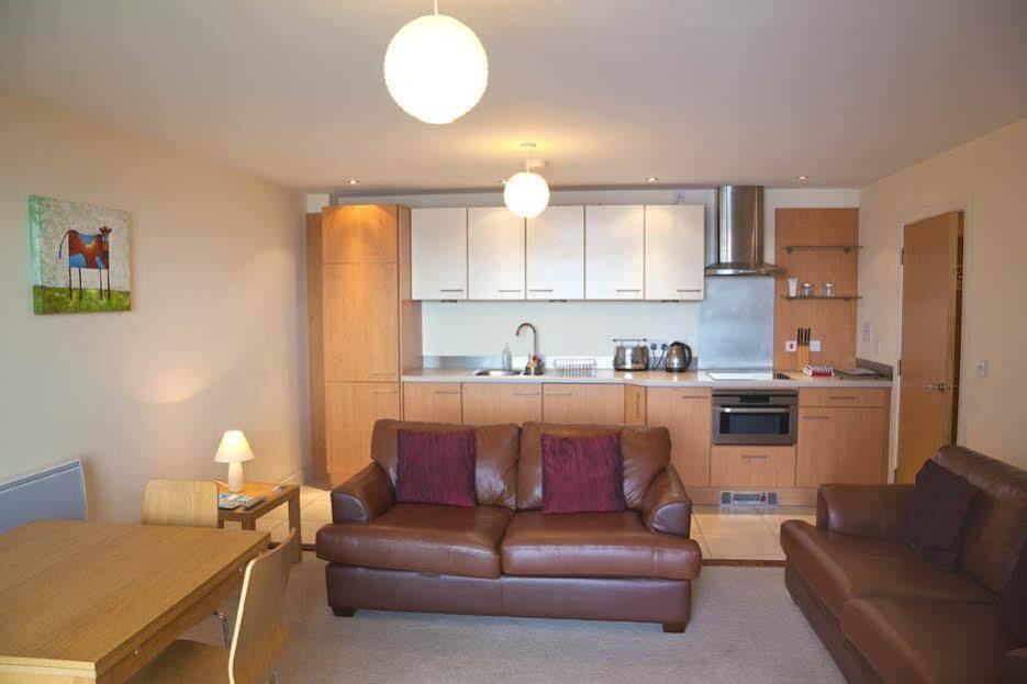 Bayview Apartments Sports Village Cardiff Free Parking & Free Wi Fi 外观 照片